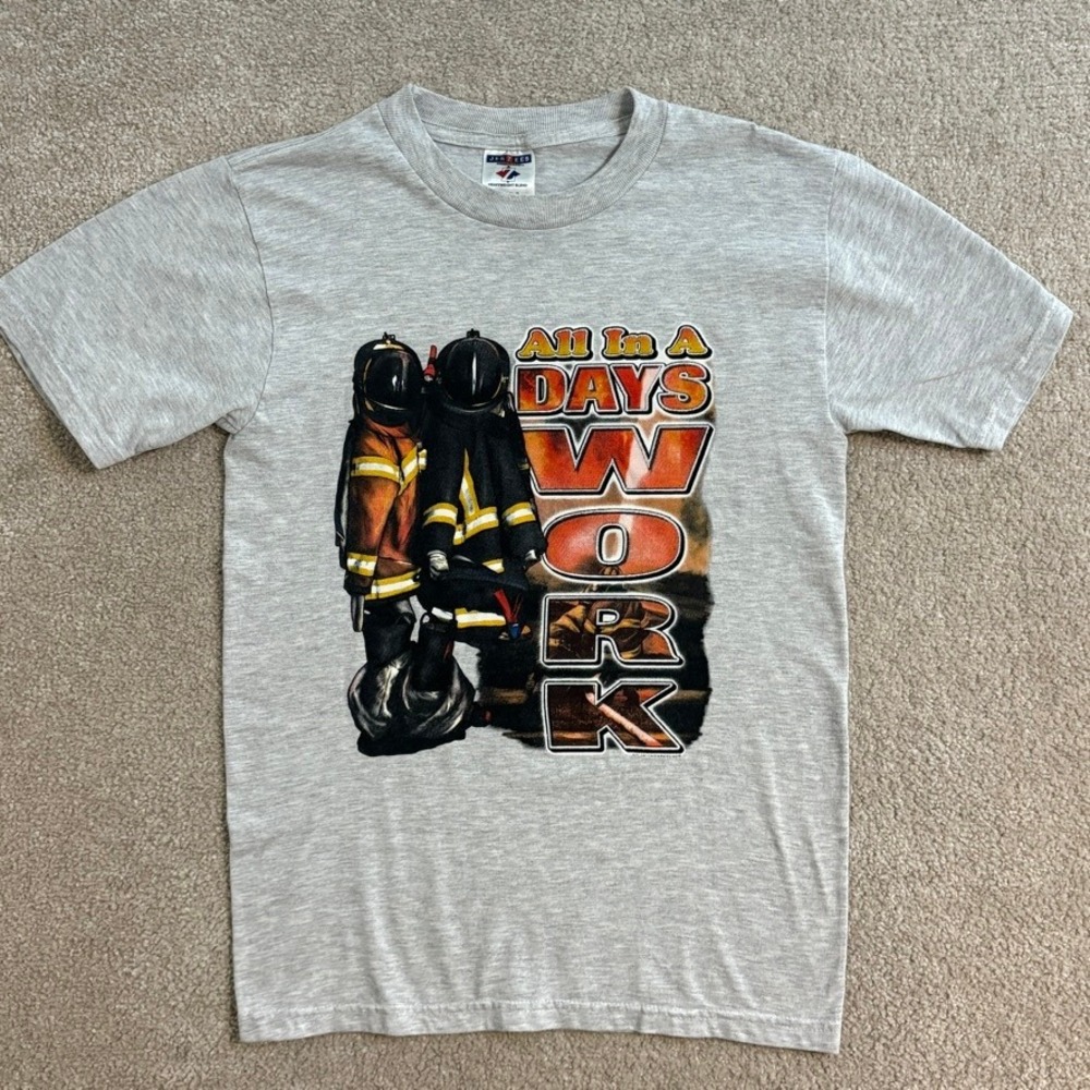 Jerzees Firefighter T-Shirt All In A Days Work Graphic Tee Boxy Mens‎ Size S